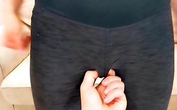 18歳ヨガパンツクラッド義妹が義弟に犯される - 必見JAV