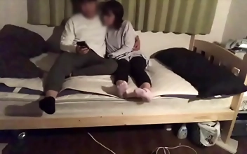 日本の女子大生が一緒にトランプでムラムラする：僕のAV体験談