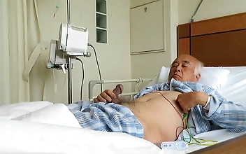 日本の美女たちは、効率的な薬でがん治療から解放された。