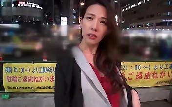 甘美な【ガチナカダシ】を紹介！彼女の柔らかで魅力的な初撮影を体験しよう