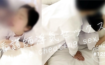 JAVビューティー私の甘美なアソコは、熱いドクターとボーイフレンドを裏切る！(フル動画)