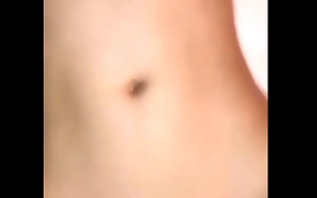 日本のハメドリ写真撮影 - 魅惑的な顔立ちが欲望を駆り立てる