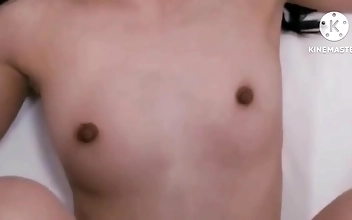 この独占JAVビデオで、魅惑的な魅女のフェラテクを体験しよう！