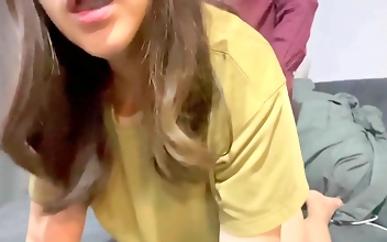 JAV美女がセクシーな足フェチを暴露：たまらない！