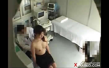 魅惑のあかね：接客業に勤しむ23歳、ほどよい美乳のブロンドギャル