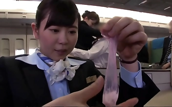 JAV客室乗務員の制服・下着・ヌードで甘美なおもてなしを体験：11の巨尻パレード