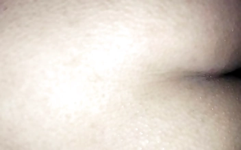 ネパールの美女、ケンドラがあなたを官能的な快楽のプライベートワールドに誘う