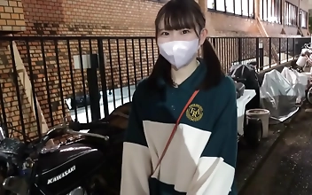 外見は清純、内面は淫乱：この熟女の豊満な曲線と淫らな欲望を独占的に見る