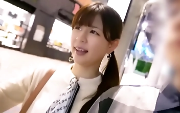 JAV解禁：魅惑のGカップが露わになるヌードコスプレスペシャル - 魅惑のアナのセクシーな網タイと甘美な谷間が露わになる！