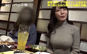 今、最もホットなAV女優、愛須美音の官能的な魅力を目撃しよう！